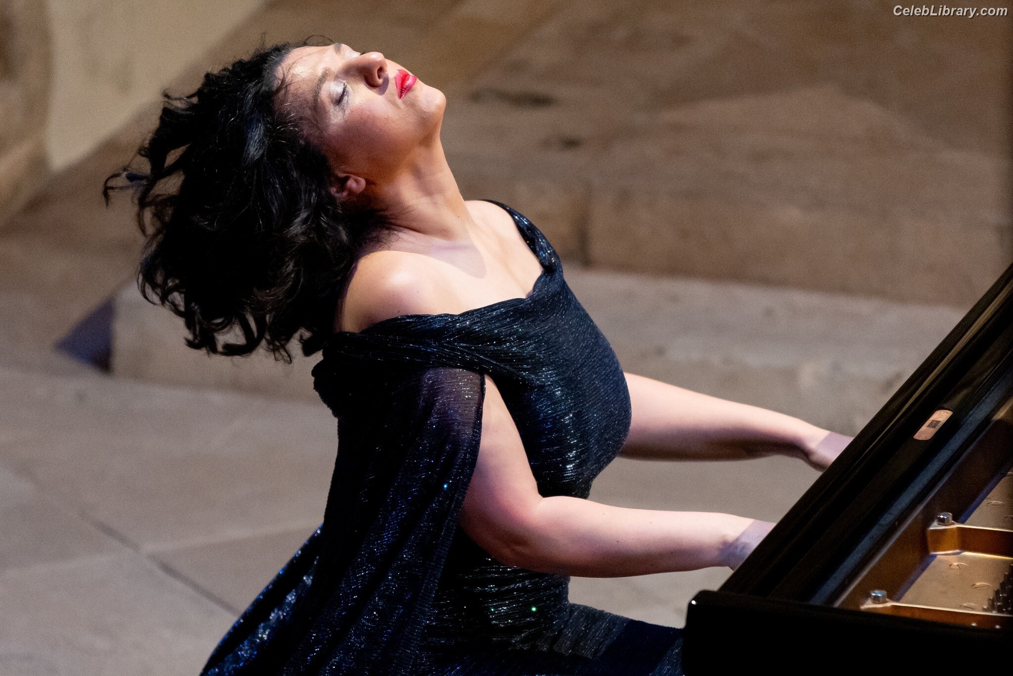 Khatia Buniatishvili photo 6 of 59