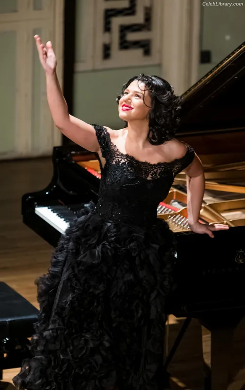 Khatia Buniatishvili photo 2 of 59