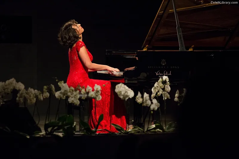 Khatia Buniatishvili photo 19 of 59