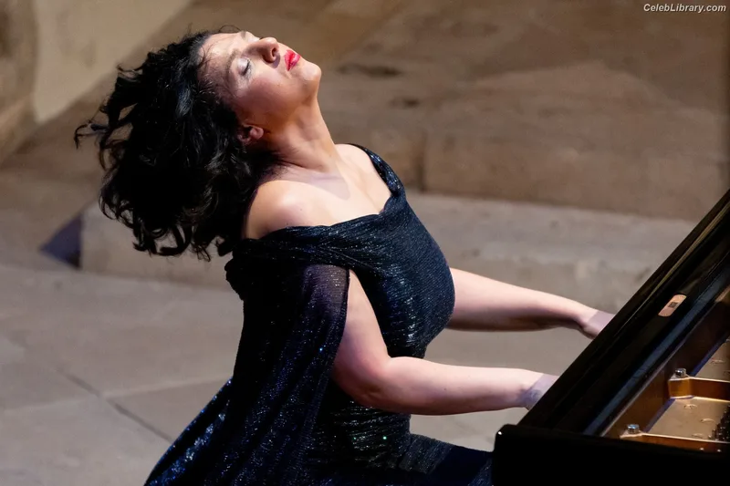 Khatia Buniatishvili photo 6 of 59