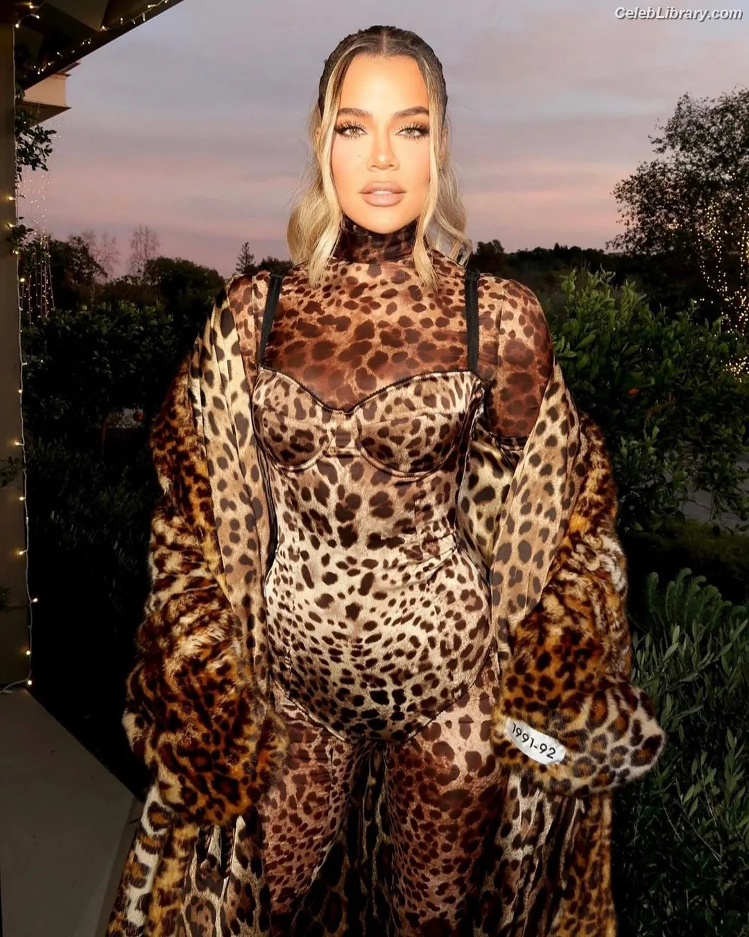 Khloe Kardashian photo 23 of 923