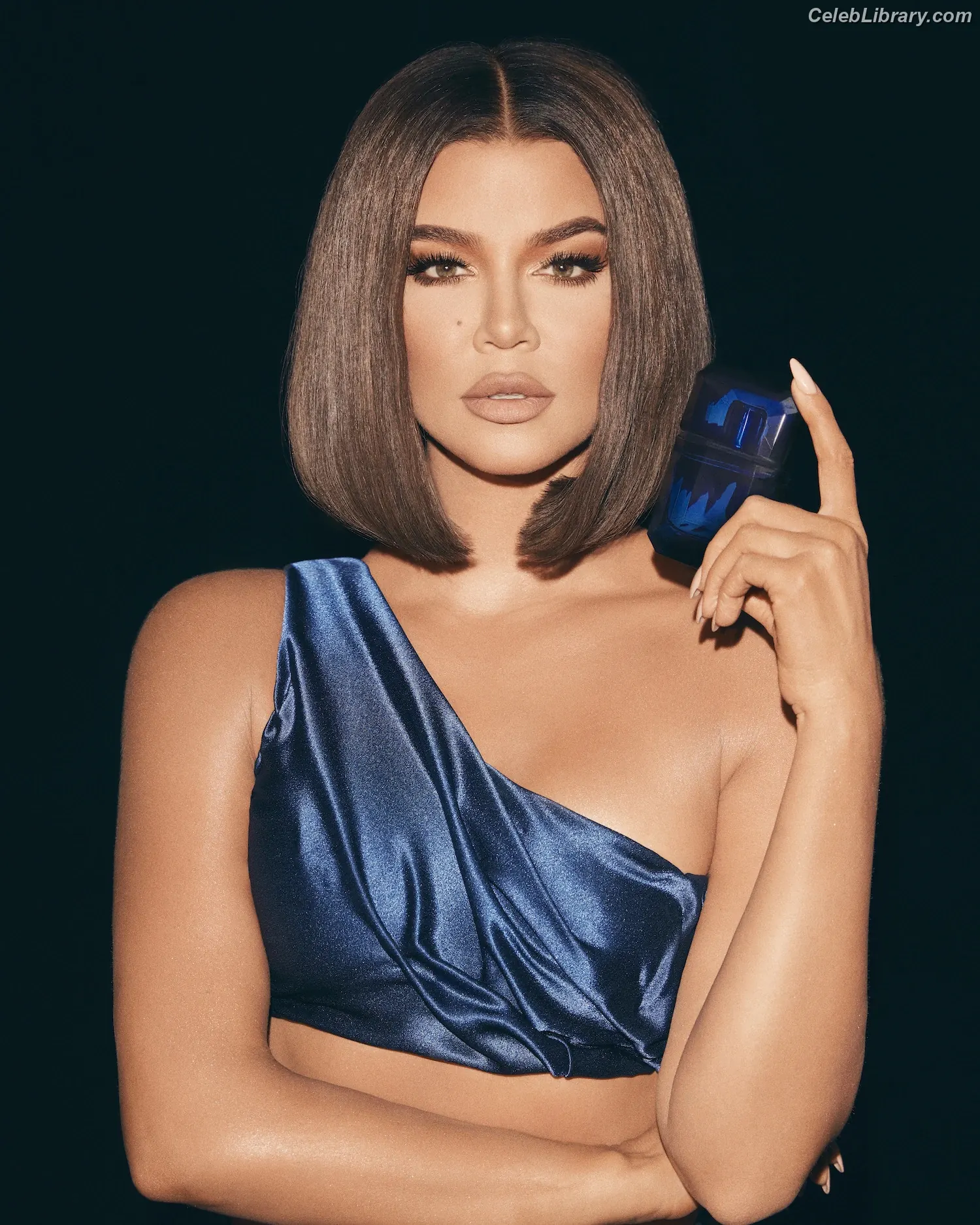 Khloe Kardashian photo 21 of 923