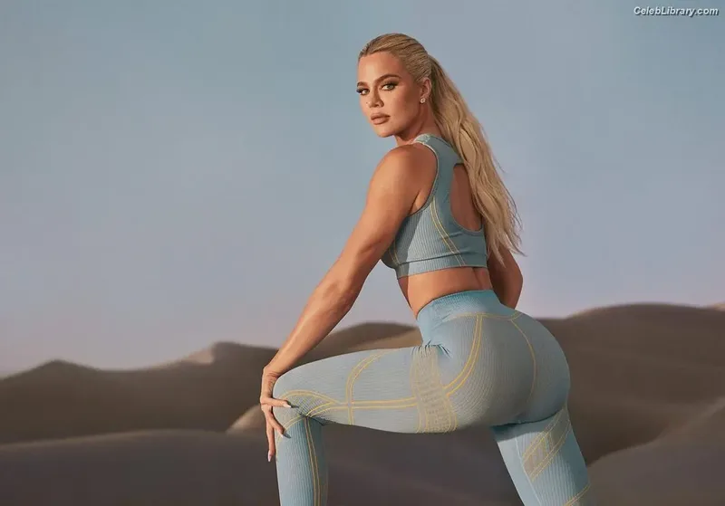 Khloe Kardashian photo 23 of 924