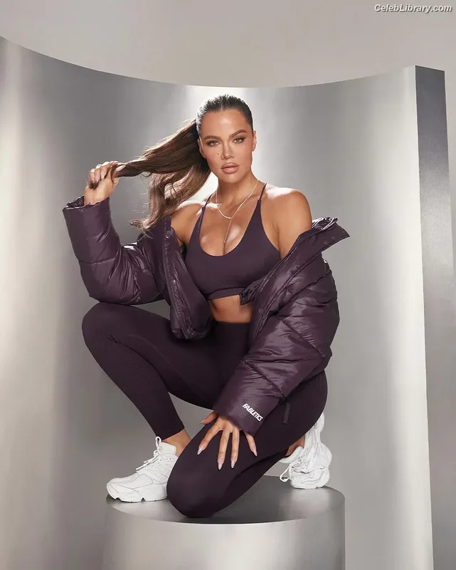 Khloe Kardashian photo 5 of 924