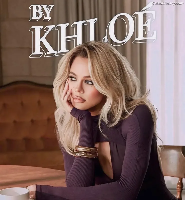 Khloe Kardashian photo 8 of 924