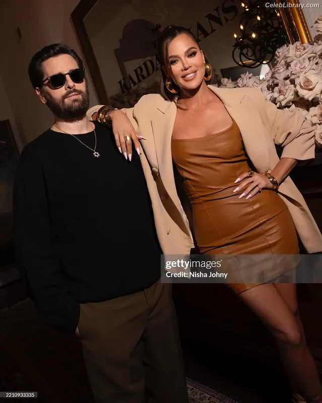 Khloe Kardashian photo 6 of 924