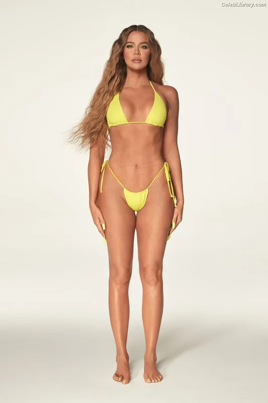 Khloe Kardashian photo 1 of 924