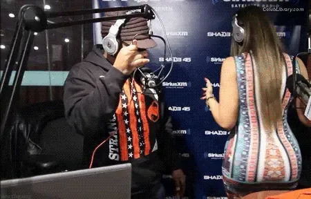 Khloe Kardashian photo 16 of 924
