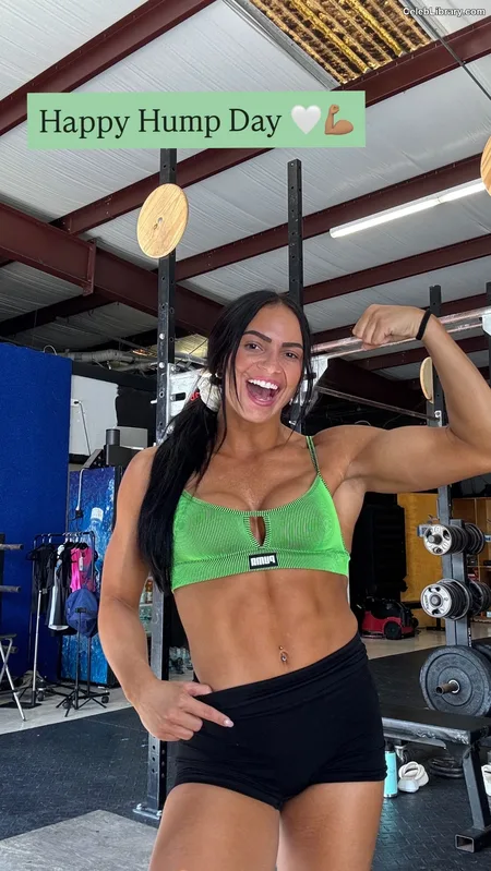 Kiana James photo 3 of 372