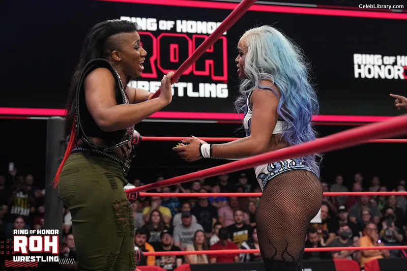 Kiera Hogan photo 3 of 458