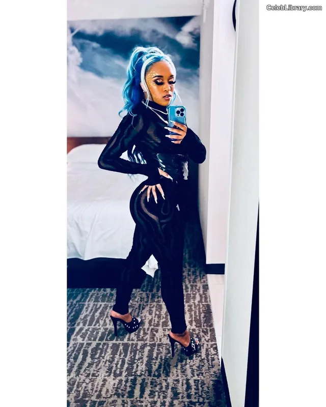 Kiera Hogan photo 11 of 458