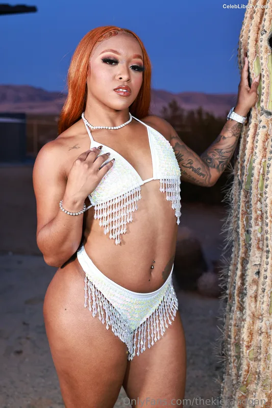 Kiera Hogan photo 1 of 458