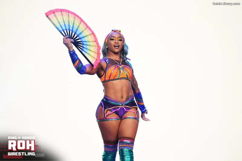 Kiera Hogan photo 14 of 458