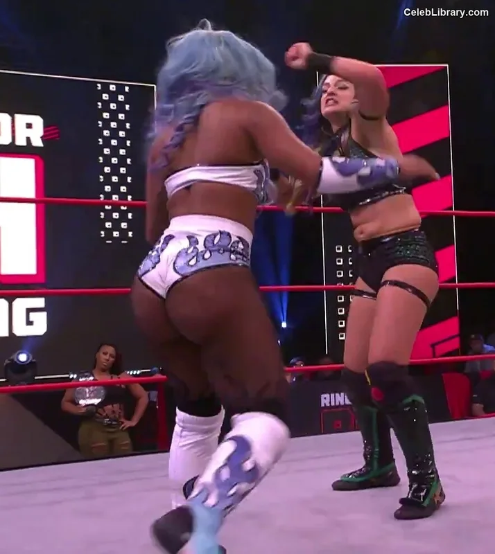 Kiera Hogan photo 17 of 458