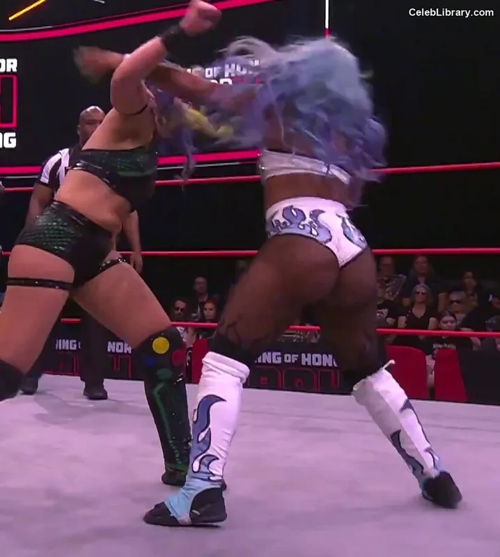 Kiera Hogan photo 18 of 458