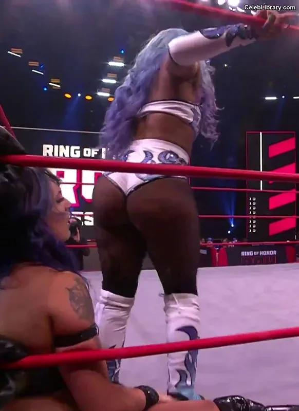 Kiera Hogan photo 19 of 458