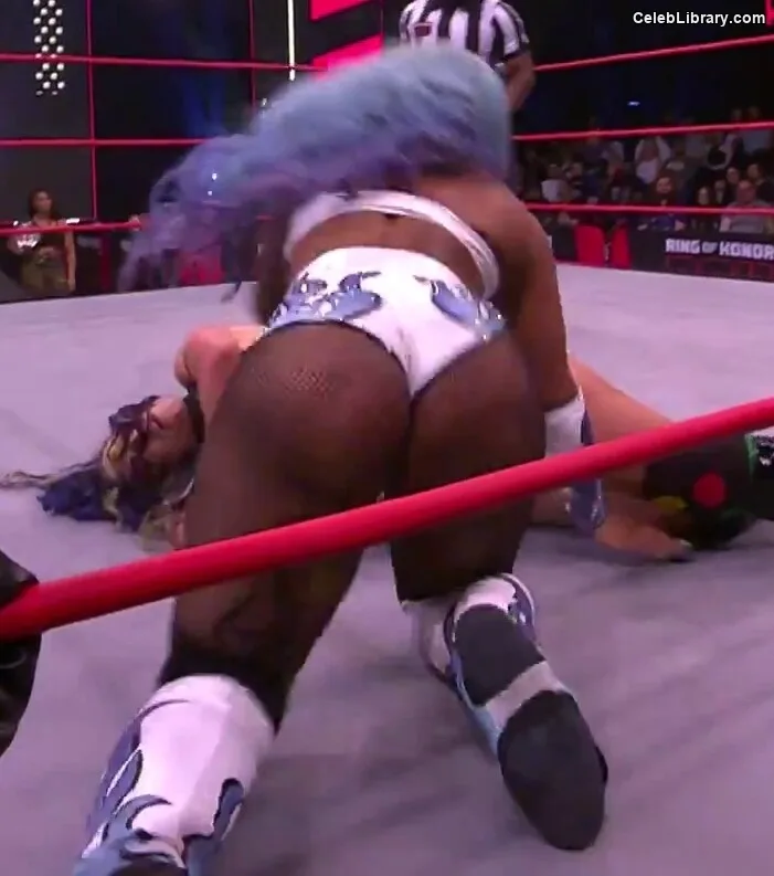 Kiera Hogan photo 20 of 458