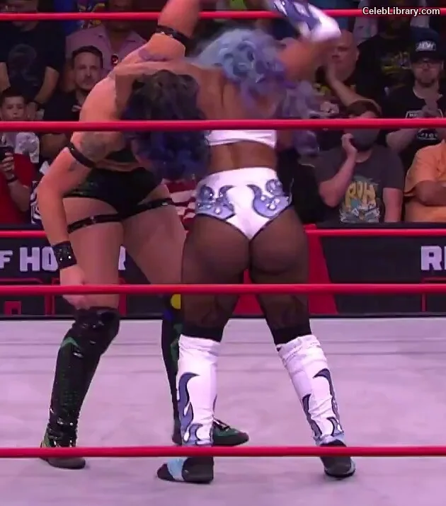Kiera Hogan photo 21 of 458
