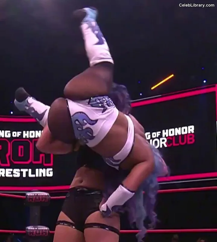 Kiera Hogan photo 23 of 458
