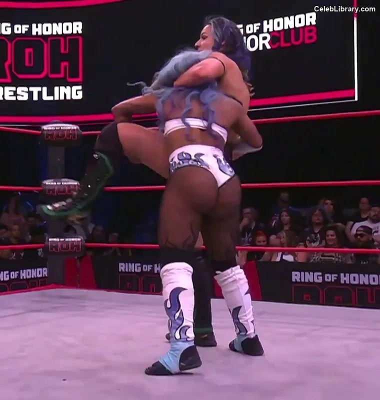 Kiera Hogan photo 24 of 458