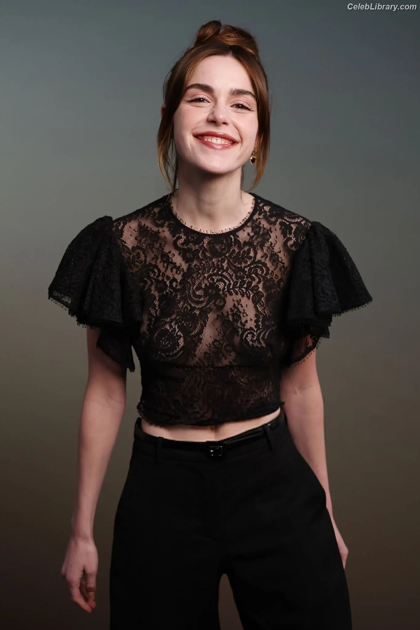 Kiernan Shipka photo 3 of 2600