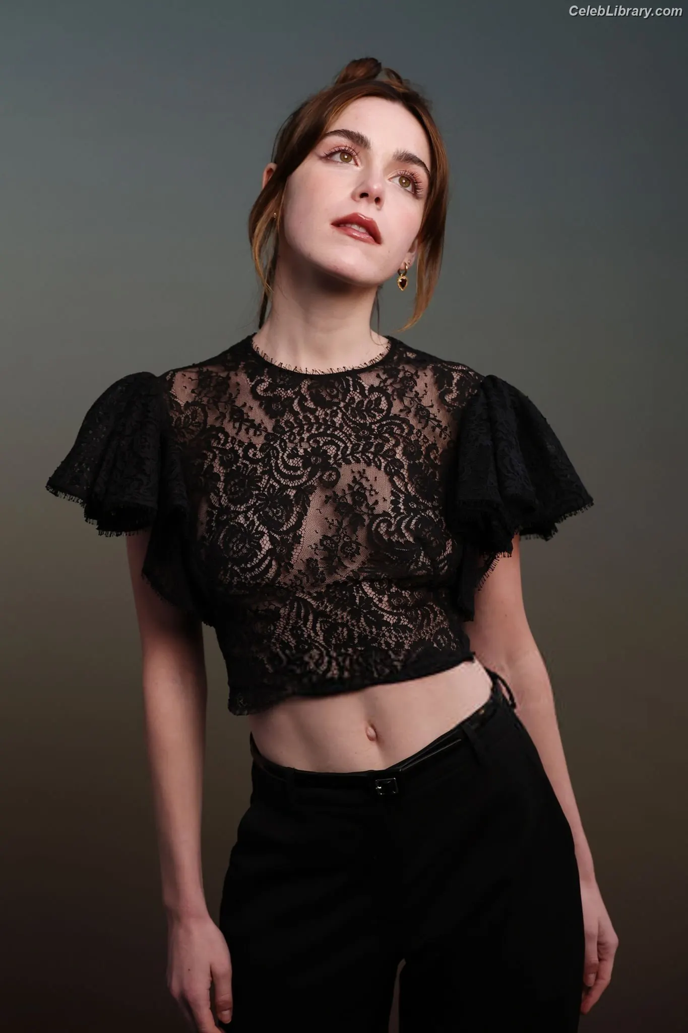 Kiernan Shipka photo 4 of 2600