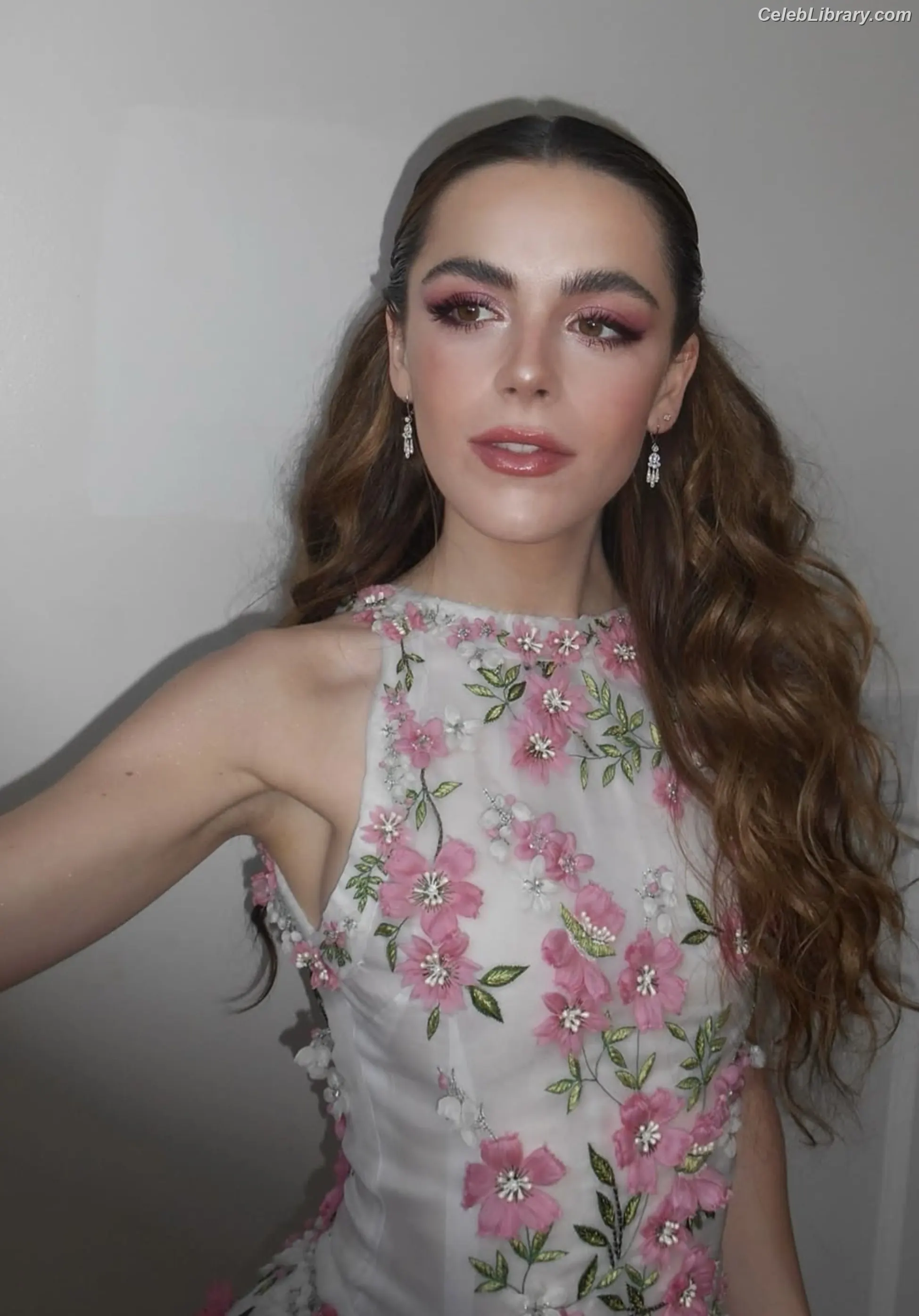 Kiernan Shipka photo 6 of 2600
