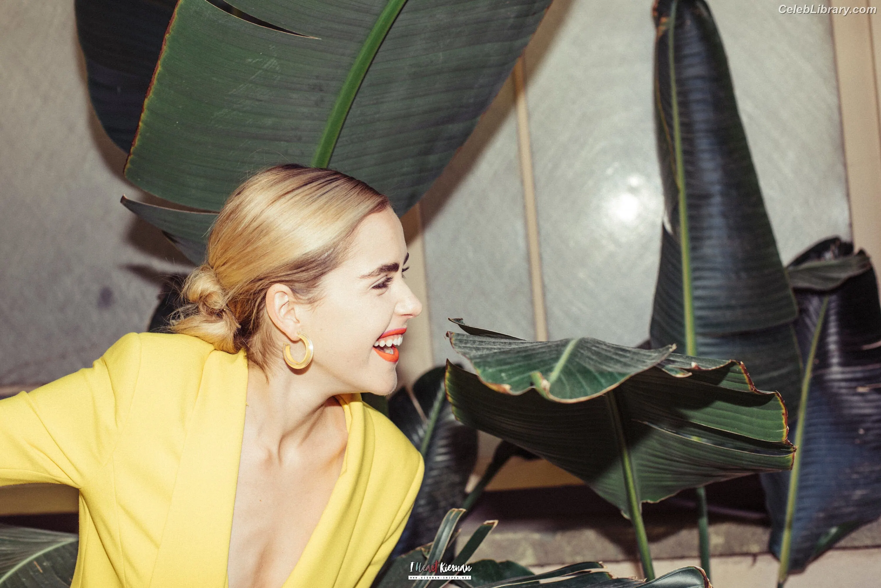 Kiernan Shipka photo 3 of 2600