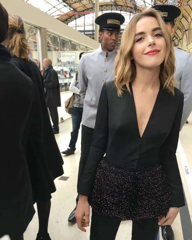 Kiernan Shipka photo 16 of 2600
