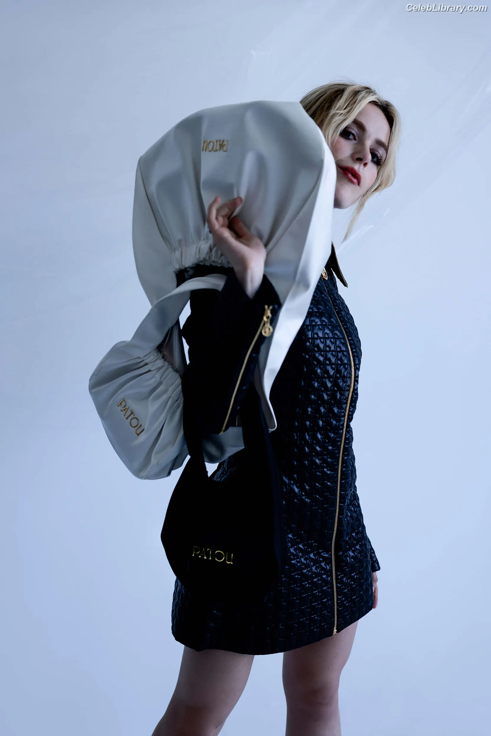 Kiernan Shipka photo 11 of 2600