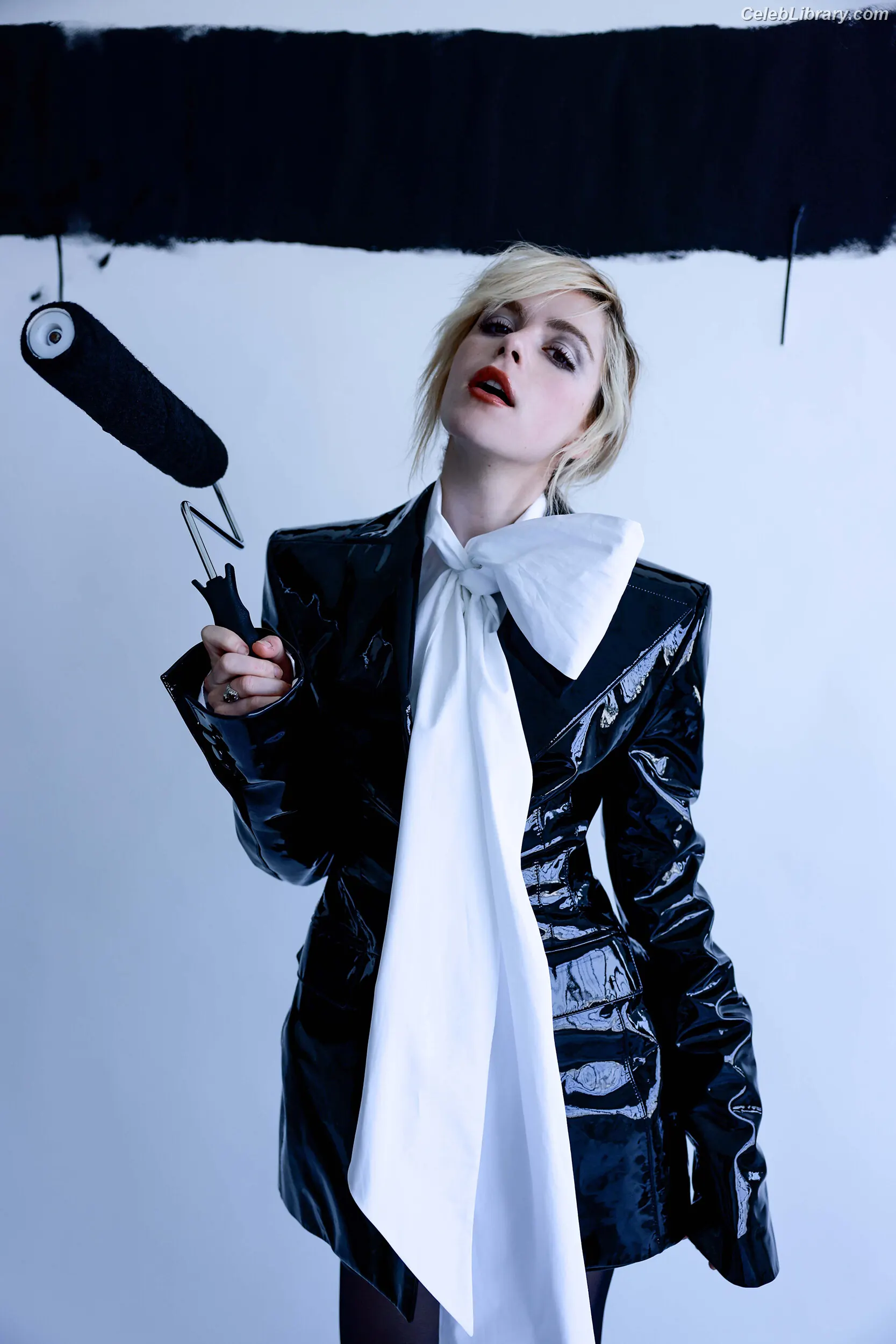 Kiernan Shipka photo 15 of 2600