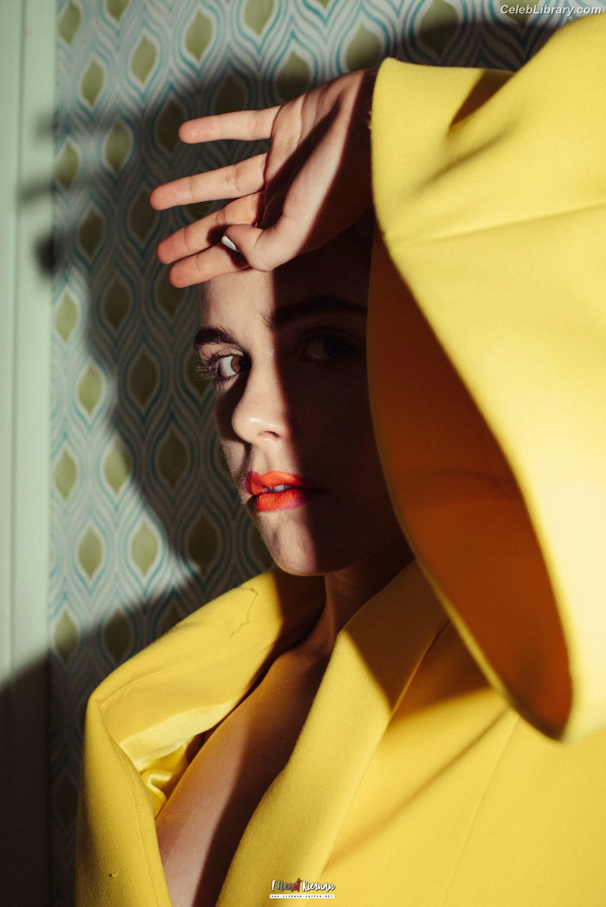 Kiernan Shipka photo 23 of 2600