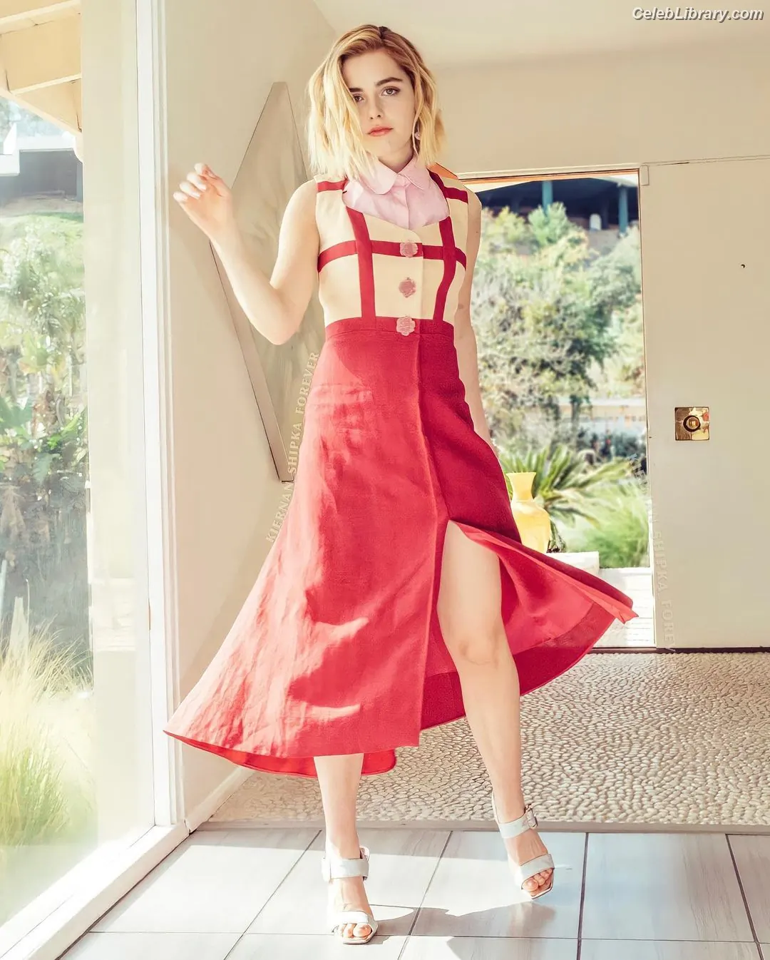Kiernan Shipka photo 19 of 2600