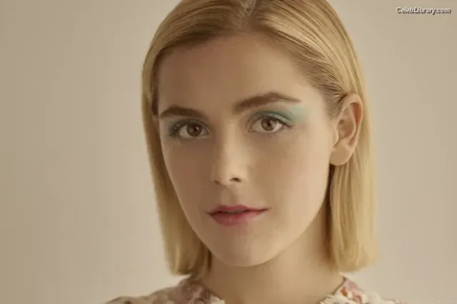 Kiernan Shipka photo 8 of 2600