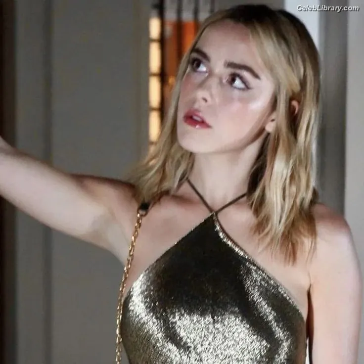 Kiernan Shipka photo 16 of 2600