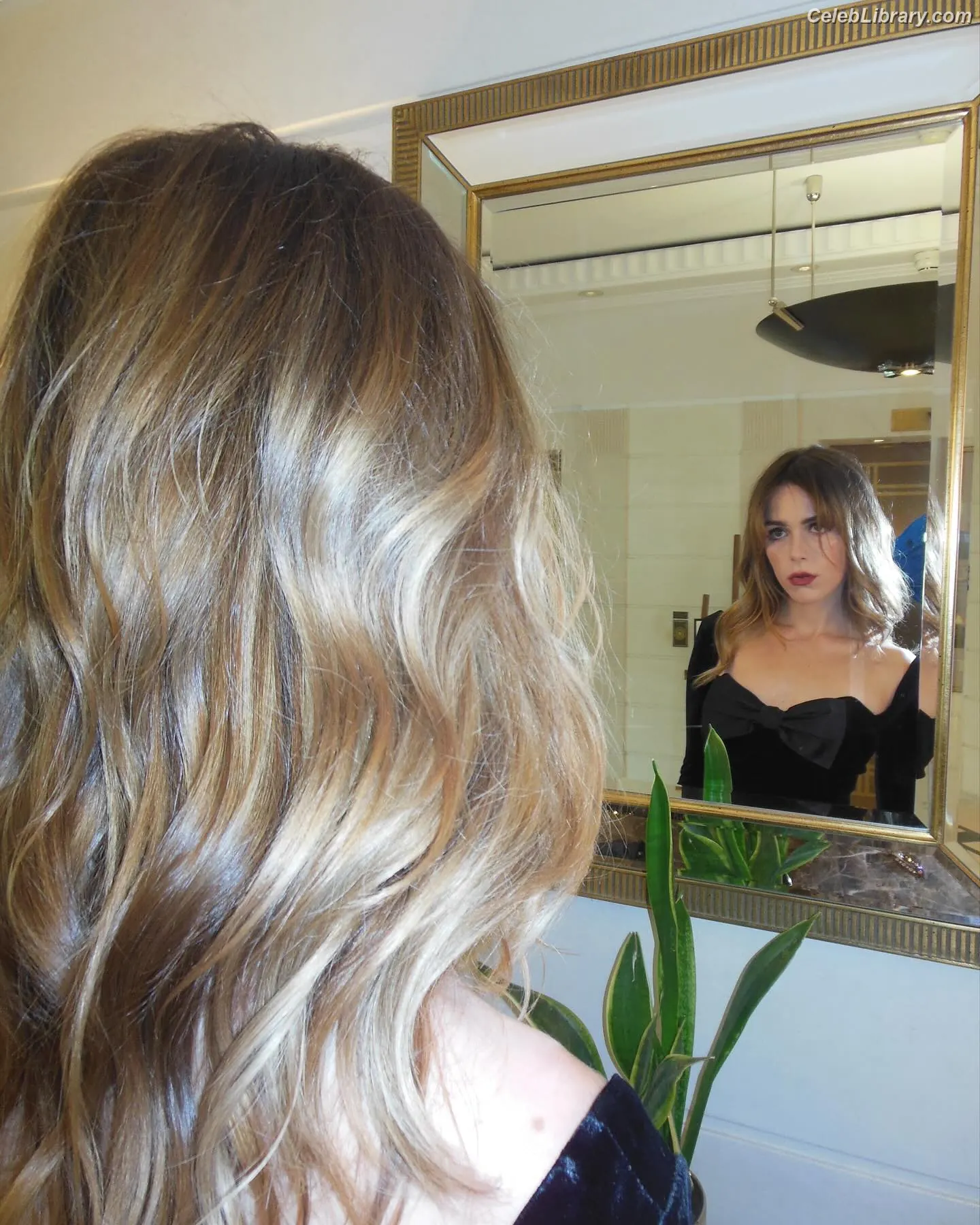 Kiernan Shipka photo 4 of 2600