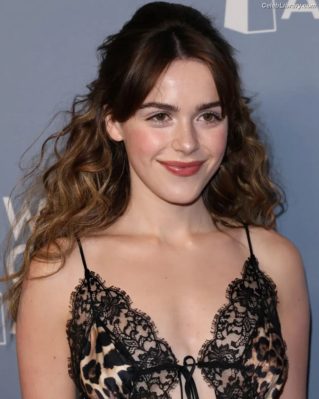 Kiernan Shipka photo 21 of 2600