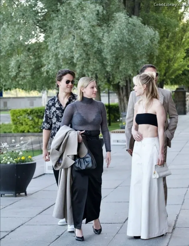 Kiernan Shipka photo 24 of 2600