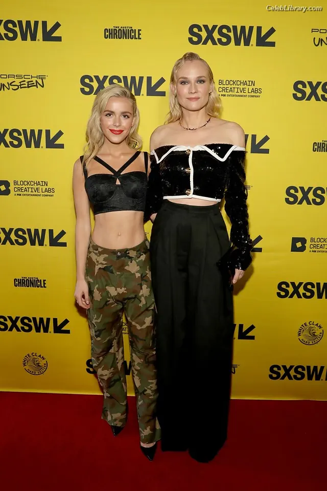 Kiernan Shipka photo 2 of 2600