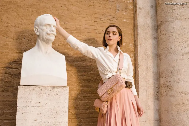 Kiernan Shipka photo 20 of 2600