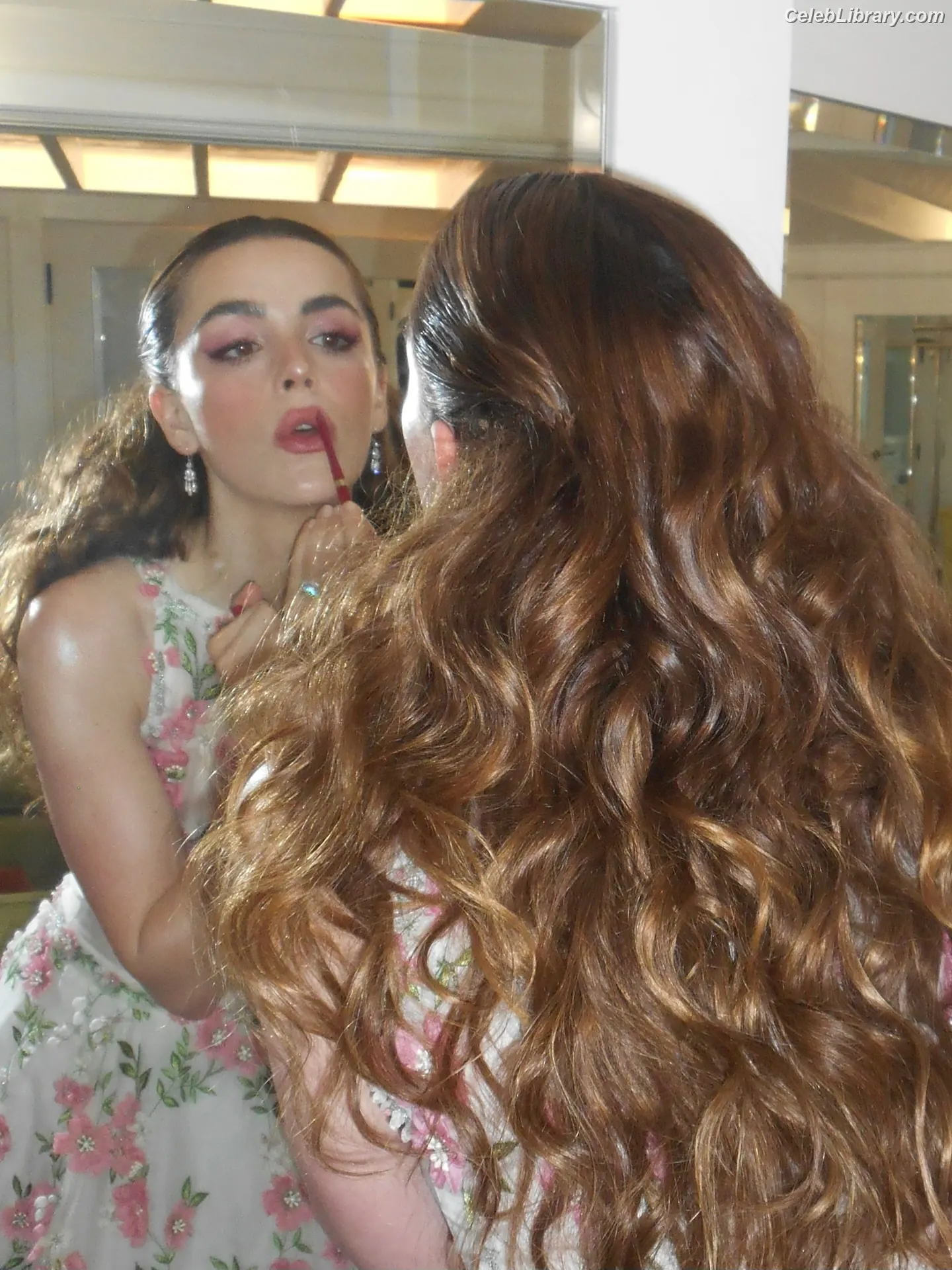 Kiernan Shipka photo 3 of 2600