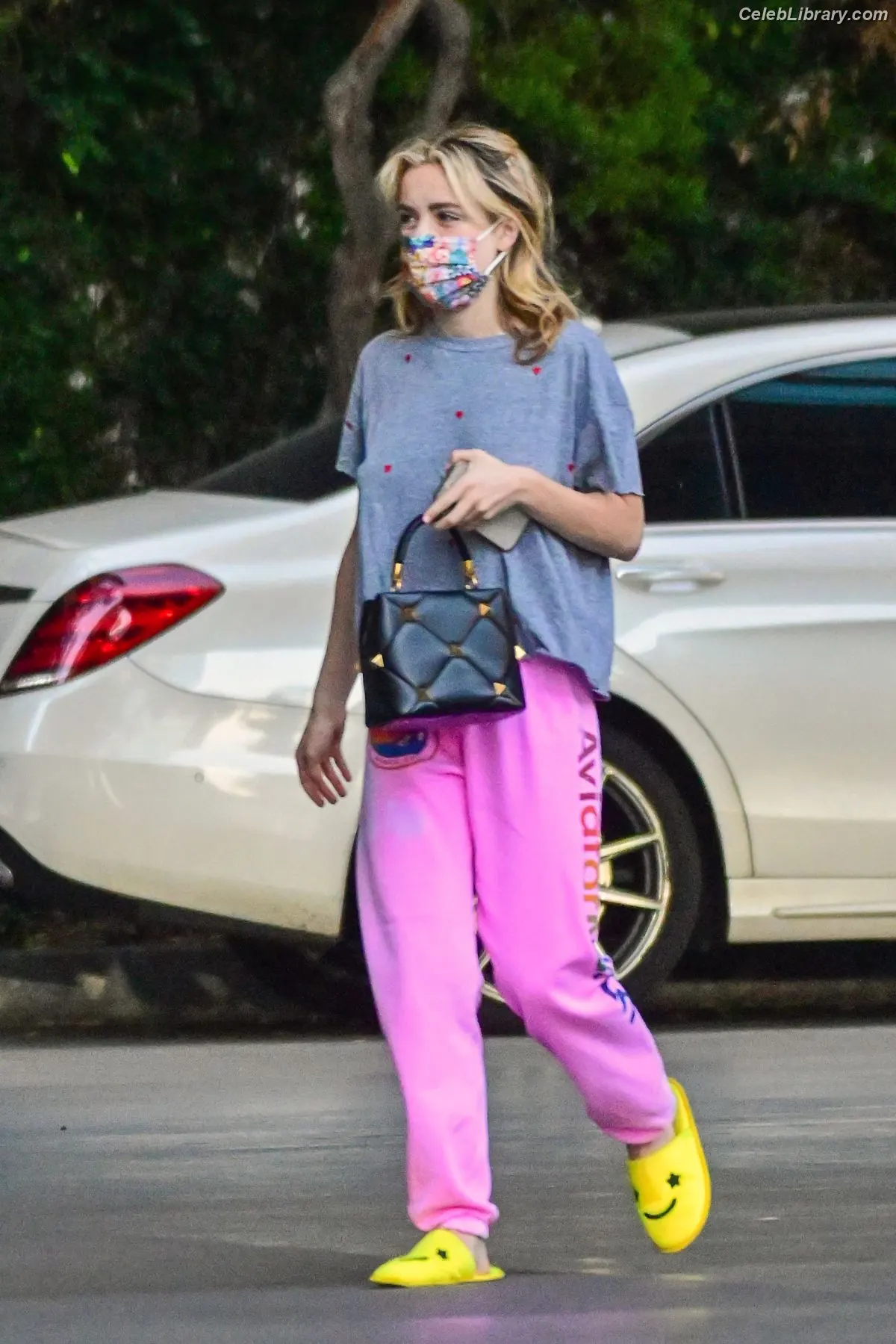Kiernan Shipka photo 3 of 2600