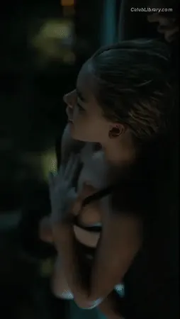 Kiernan Shipka photo 8 of 2600