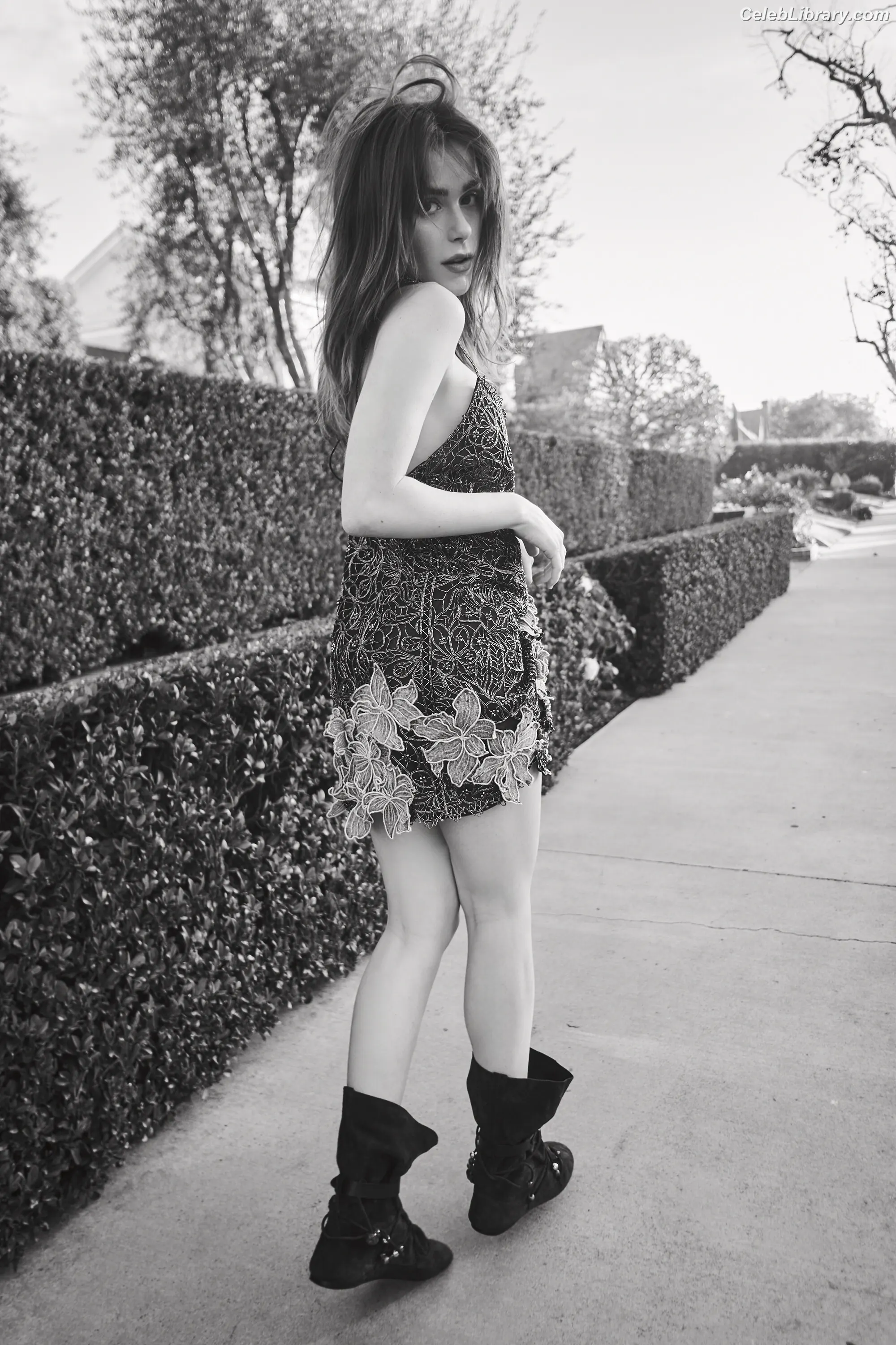 Kiernan Shipka photo 6 of 2600