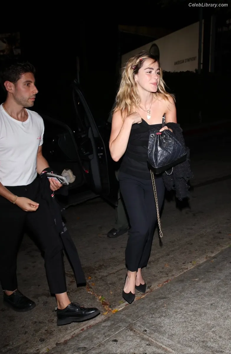 Kiernan Shipka photo 10 of 2600