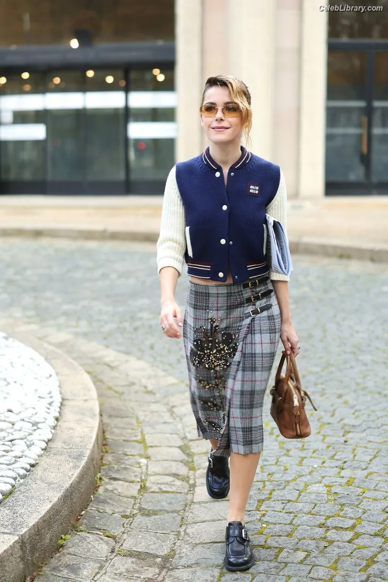 Kiernan Shipka photo 5 of 2600