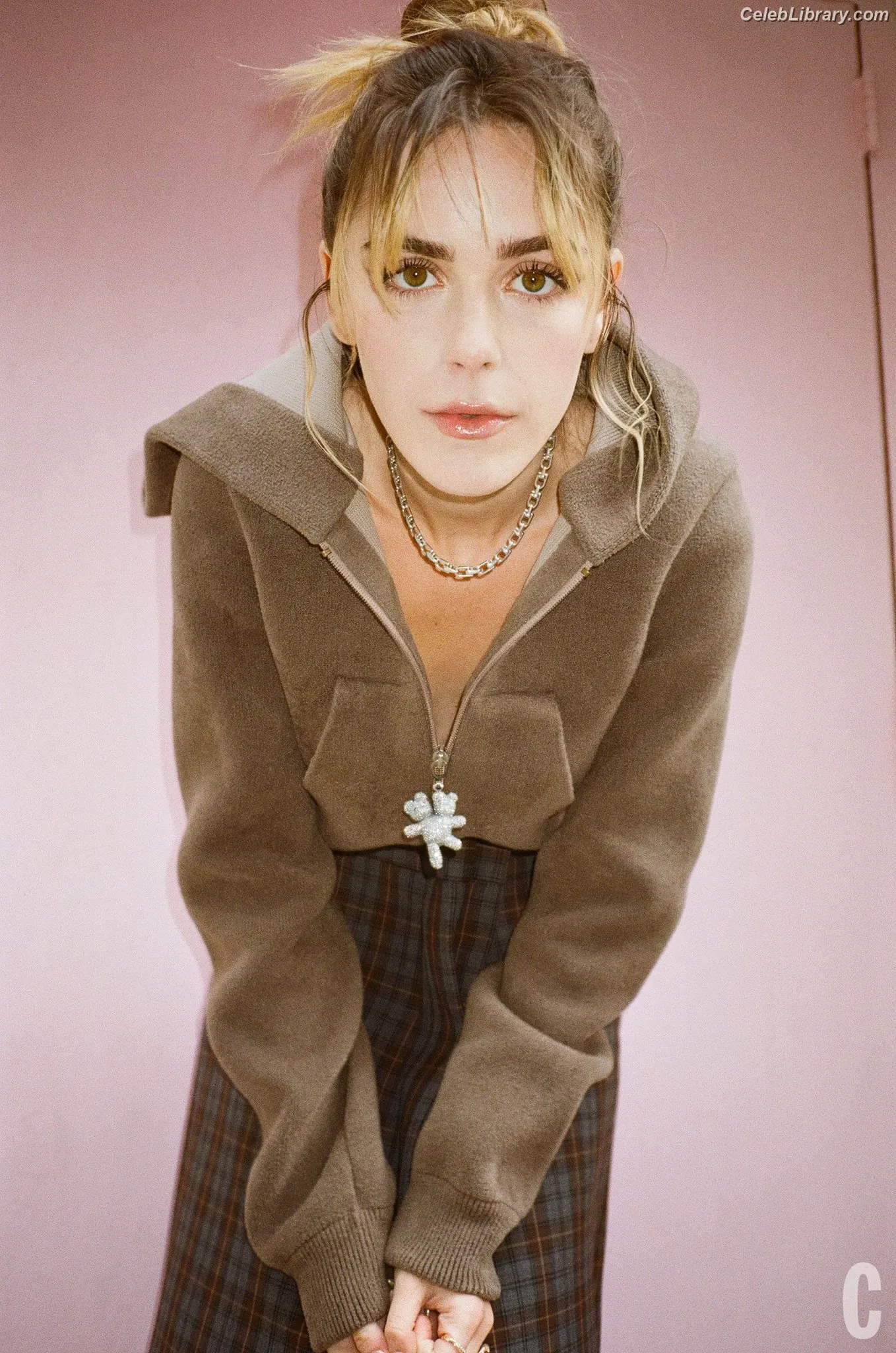Kiernan Shipka photo 18 of 2600