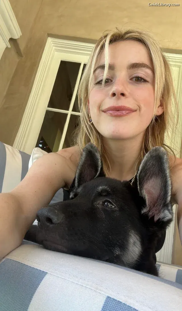 Kiernan Shipka photo 15 of 2600