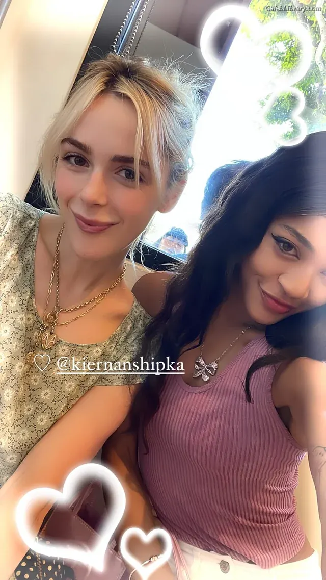 Kiernan Shipka photo 21 of 2600