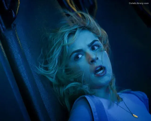 Kiernan Shipka photo 2 of 2600